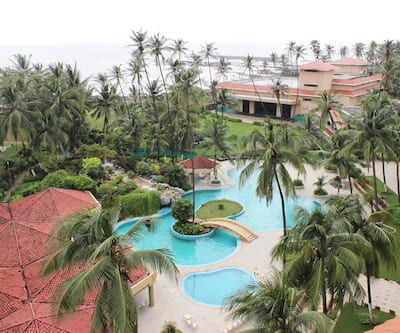 https://imgcld.yatra.com/ytimages/image/upload/t_hotel_yatra_city_desktop/v1413788122/Domestic Hotels/Hotels_Mumbai/The Retreat Hotel And Convention Centre/Exterior.jpg